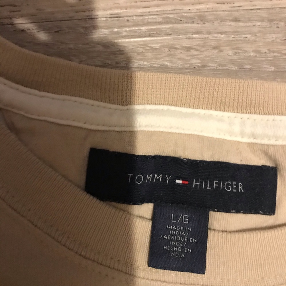 Tommy Hilfiger T Shirt - Picture 3 of 3